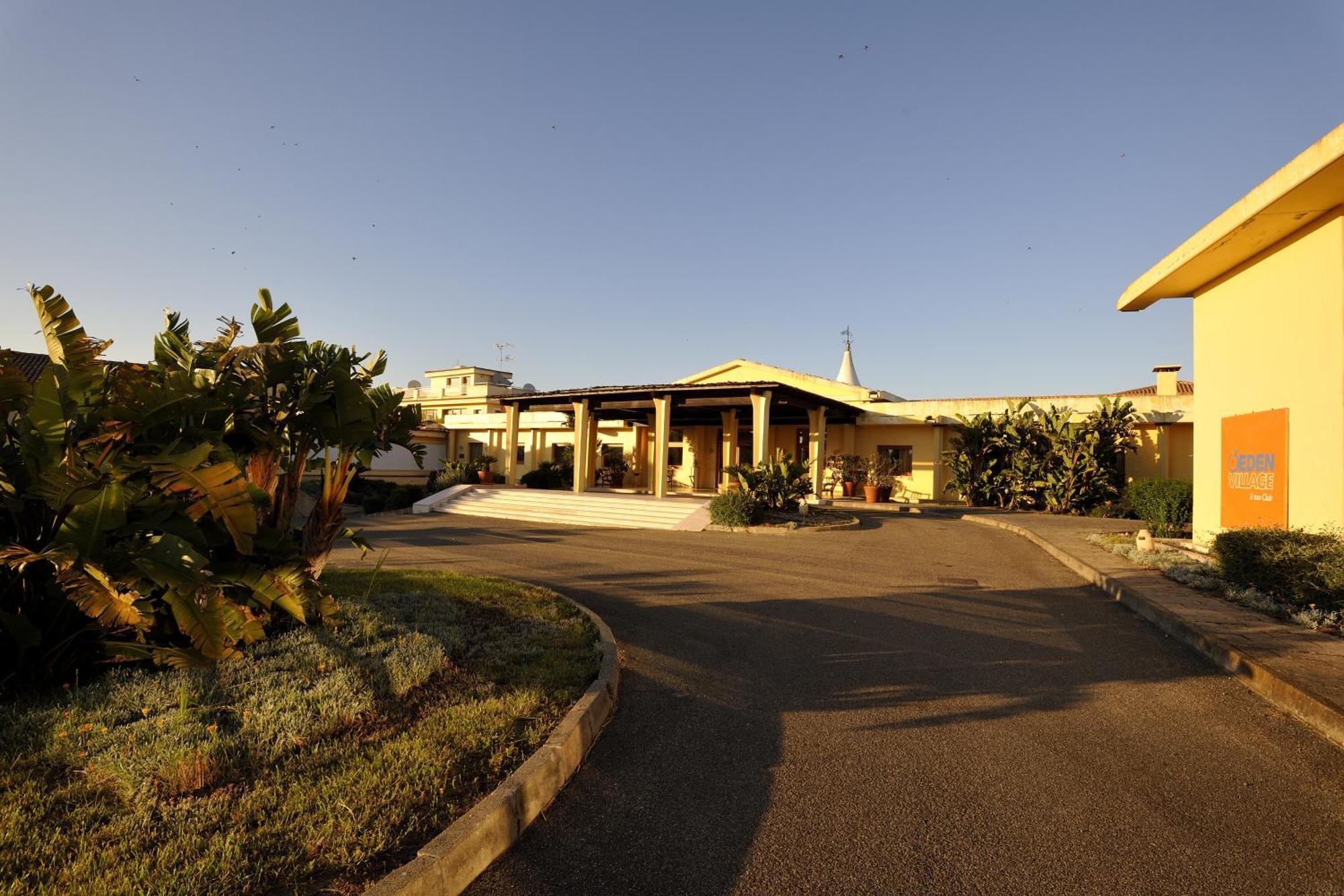 Argonauti Greenblu Resort マリーナ・ディ・ピスティッチ エクステリア 写真
