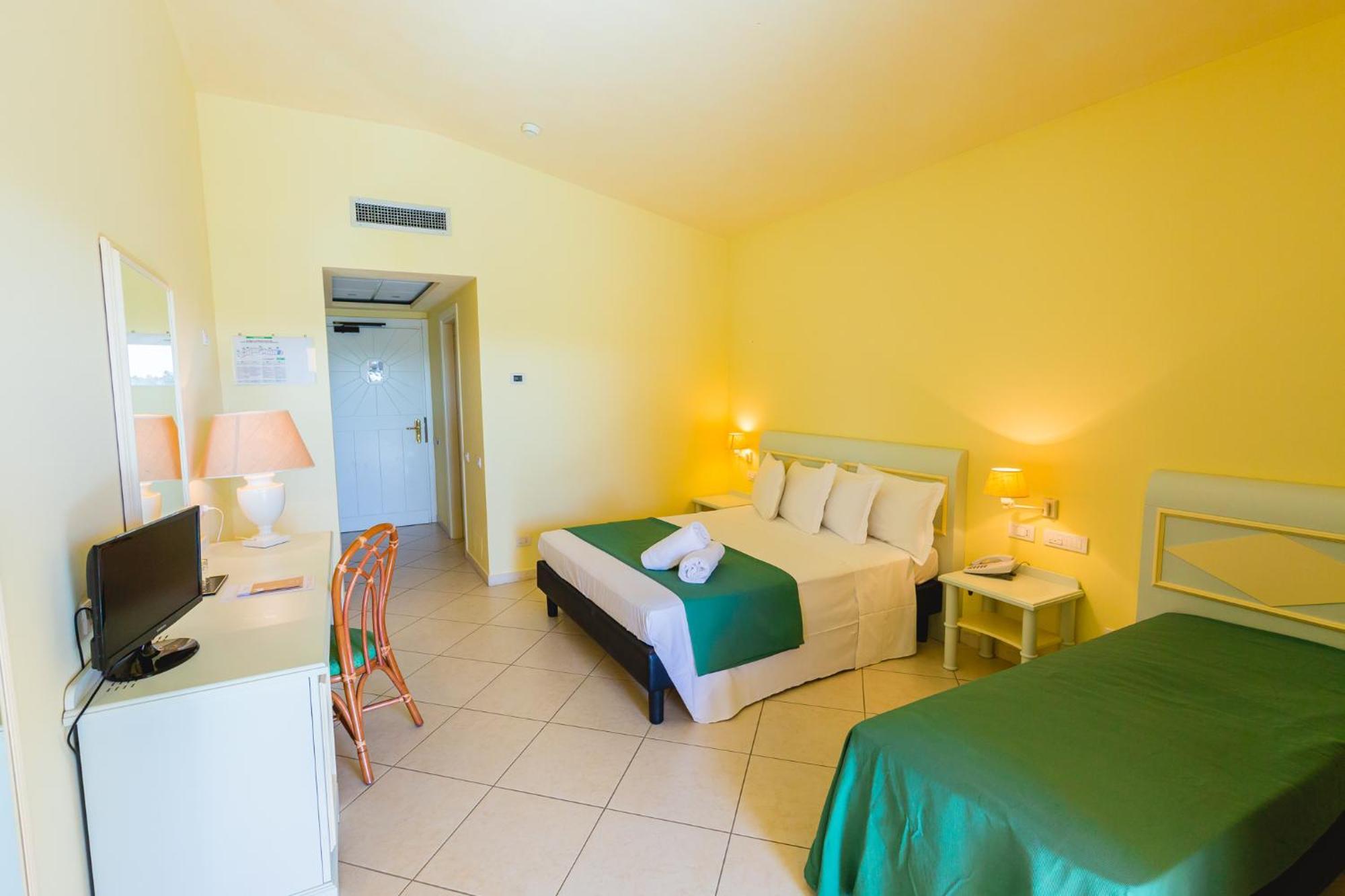 Argonauti Greenblu Resort マリーナ・ディ・ピスティッチ エクステリア 写真