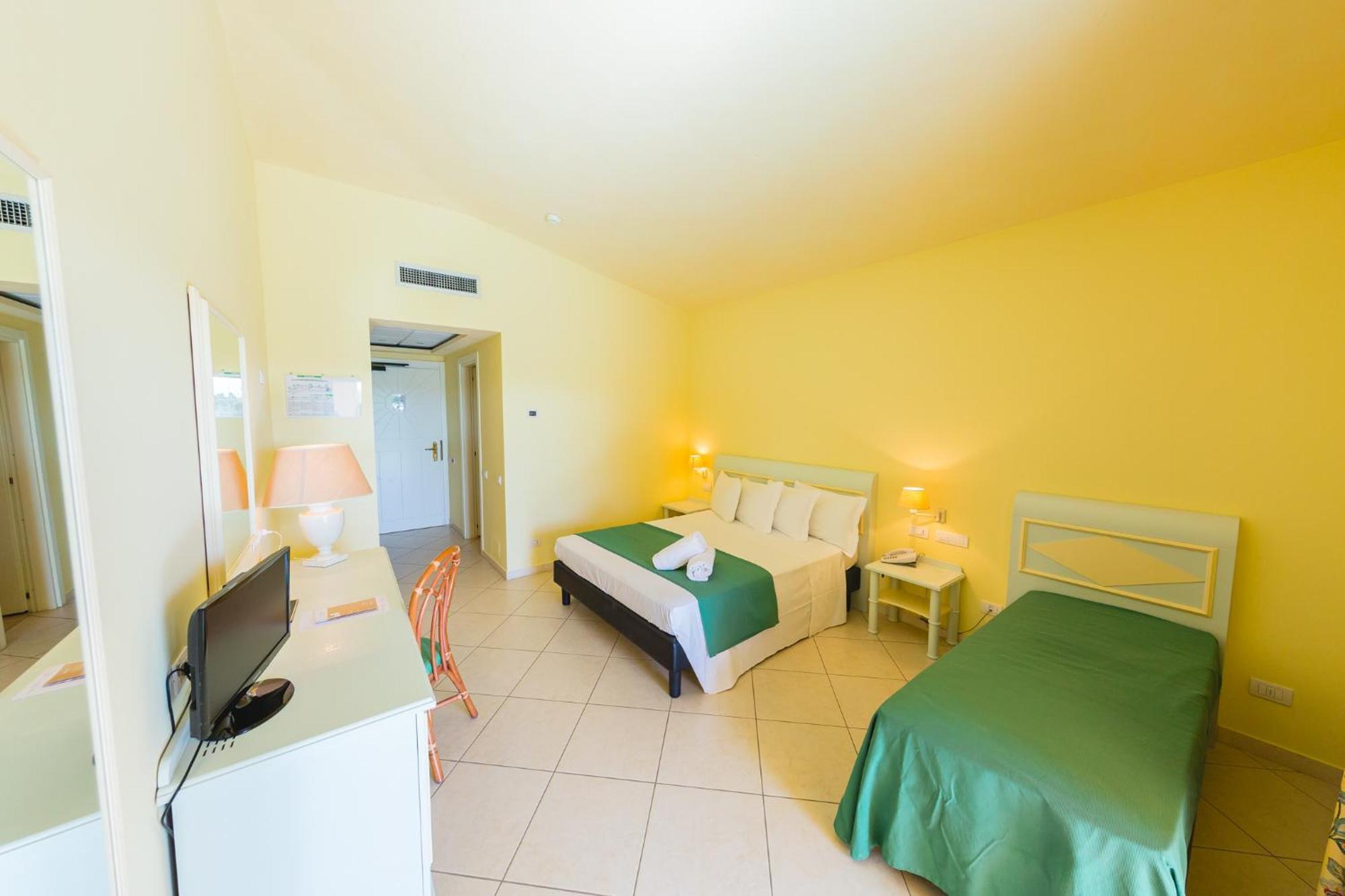 Argonauti Greenblu Resort マリーナ・ディ・ピスティッチ エクステリア 写真
